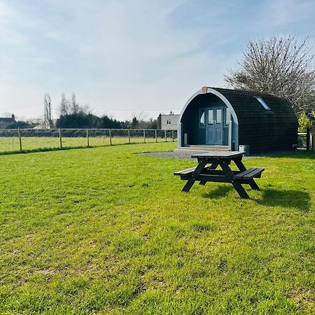 Welly Boot Pod Hotel Shenstone Luaran gambar