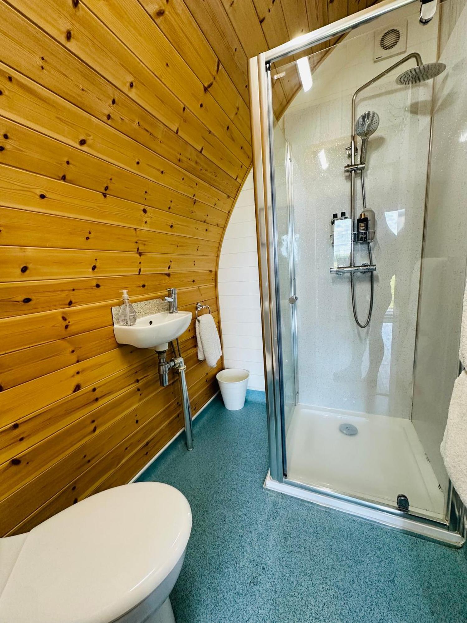 Welly Boot Pod Hotel Shenstone Luaran gambar